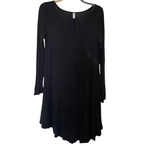 3/$15 Dearcase Black Long Sleeve Dress Size Medium